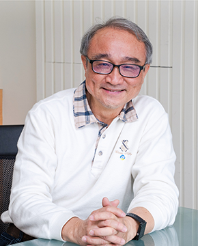 Photo of Associate Professor Chang-Ruey Ay